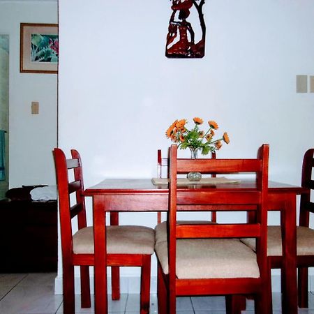 Central Oaklands Kingston Apt Exterior photo