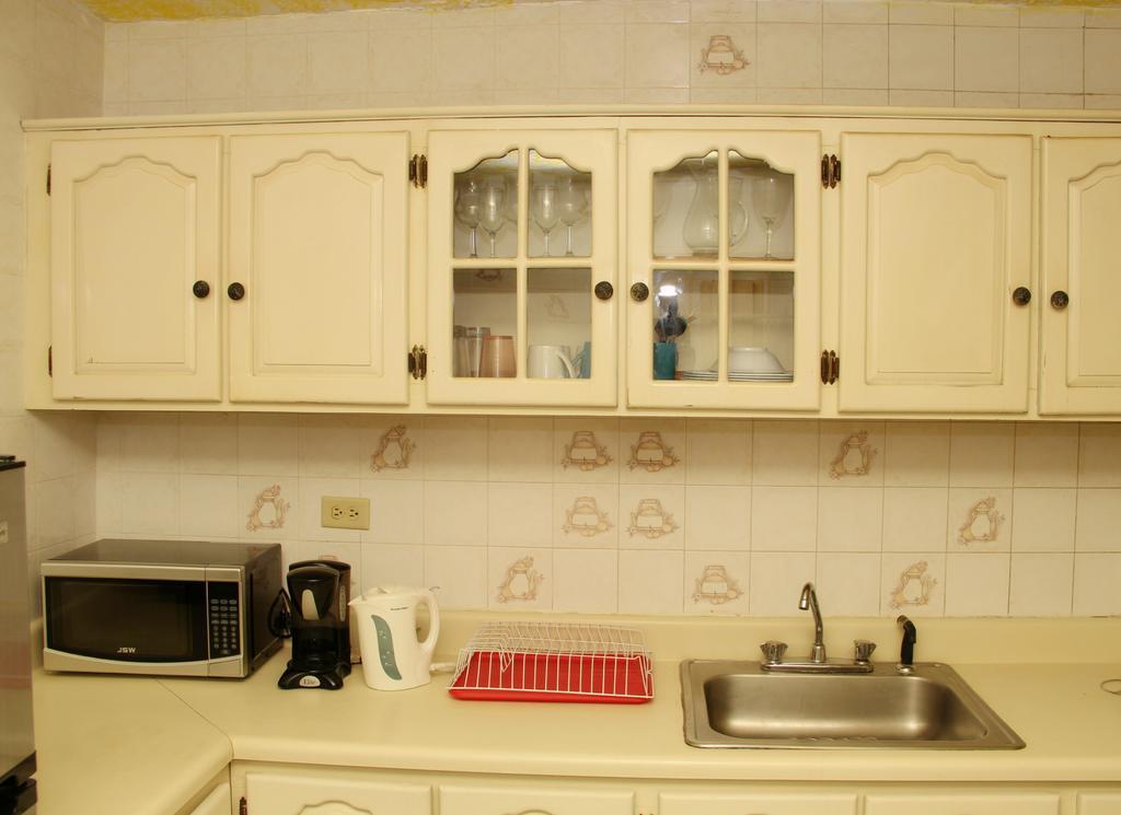 Central Oaklands Kingston Apt Exterior photo